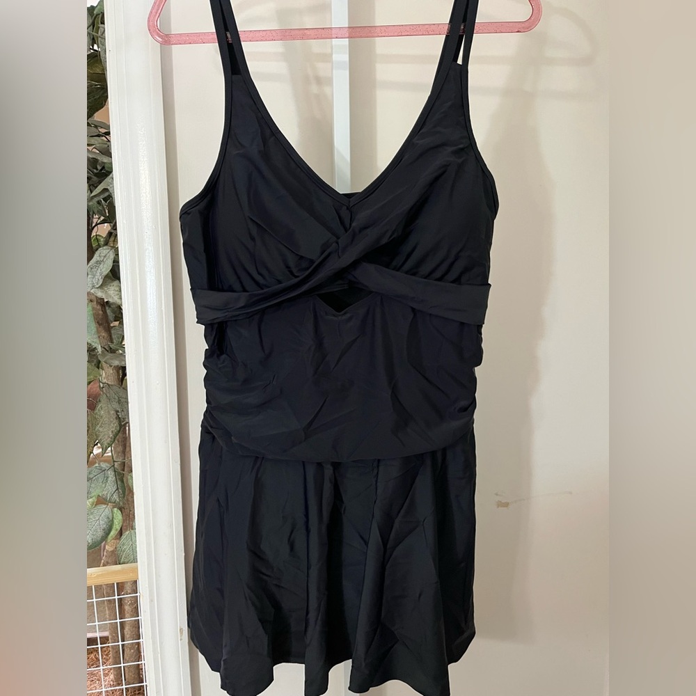HEYTALALA BLACK SWIM DRESS. BLACK. NWT. SIZE XXL